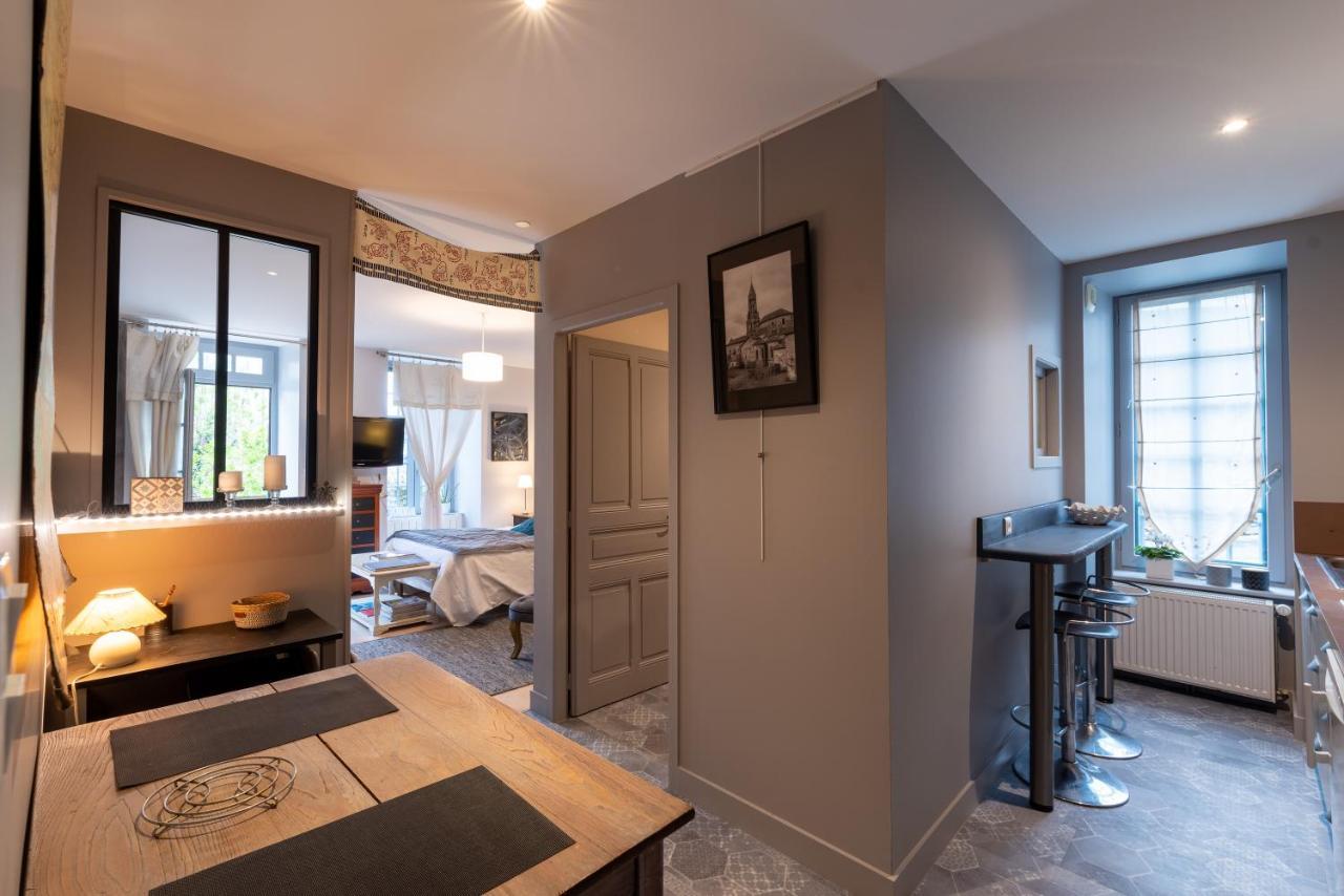 Chambre D Hote "Sous Le Clocher" Saint-Leonard-de-Noblat Exterior photo
